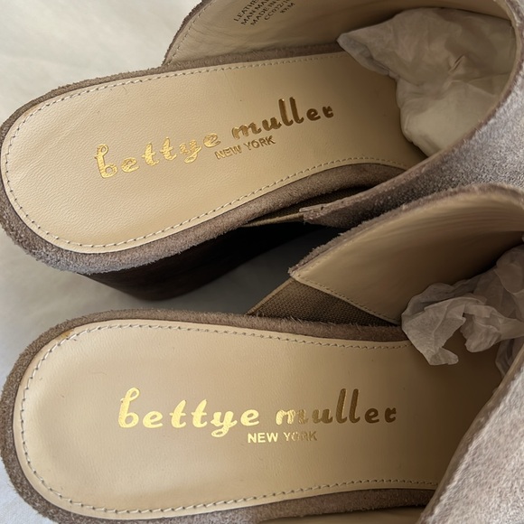 Bettye Muller New York suede platform clogs like new! Size 8.5 - Picture 7 of 10